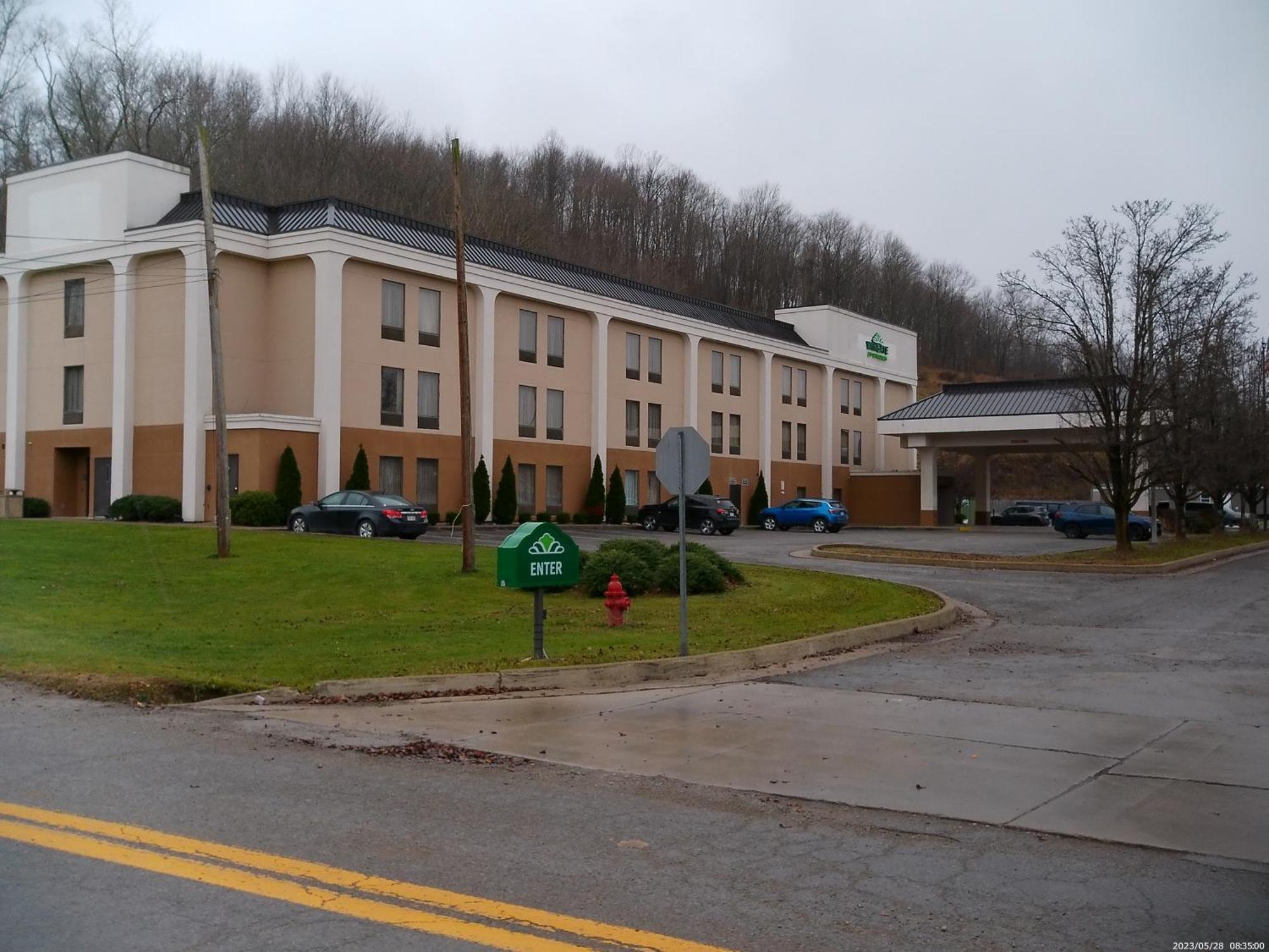 Wingate By Wyndham Buckhannon Hotel Exterior photo